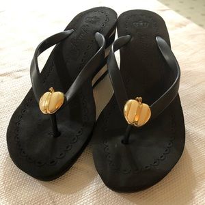 Juicy Couture Black wedge flip flops